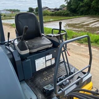 コマツ PC35MR-2 3トンクラス 小旋回 ミニ油圧ショベル