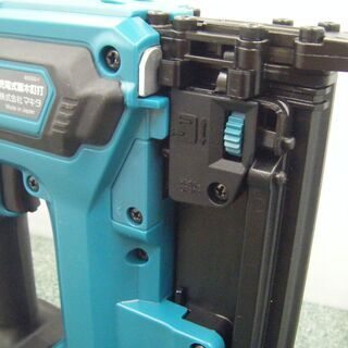 その他 マキタ 充電式面木釘打ち機 FN350DRG 未使用
