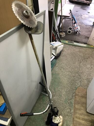 今だけチャンス！「ジモティー」見たよ！で通常特価10,978円より2,000円引きの8,978円!  やまびこ  エコー ECHO　肩掛式　両手ハンドル　２サイクルエンジン刈払機　草刈機　EGT220 今だけチャンス！「ジモティー」見たよ！で通常特価10,978円より2,000