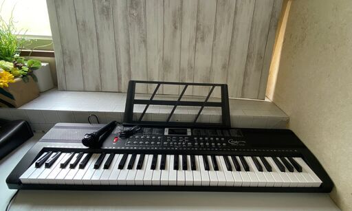 (売約済み)HRICANE 電子キーボード 61鍵盤LCDディスプレイ マイク付き ピアノ
