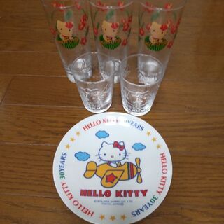 ハローキティ  グラス５個・絵皿