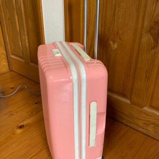 スーツケース　ピンク　４２ℓ