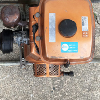 ガソリンエンジンと取り付け台