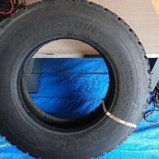 (更にお値下げ)トラック用ブリジストンのスタッドレスタイヤ