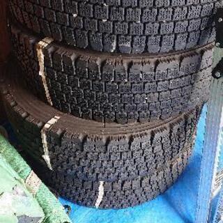 (更にお値下げ)トラック用ブリジストンのスタッドレスタイヤ