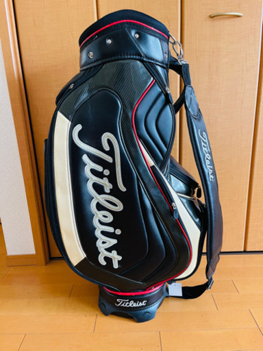 売り切れましたTitleist タイトリスト キャディバッグ レザー＆カーボン調　ブラック