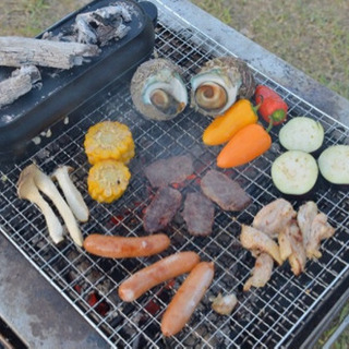 東京の島で自分達で採った食材を自分達で料理して楽しくバーベキュー...