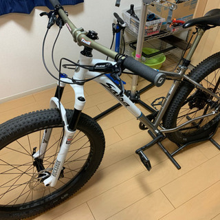 受け渡し決定しましたハイエース新車装着タイヤバリ山