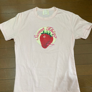 イチゴ　薄ピンク　Tシャツ　140か150