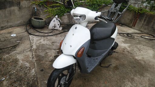⭐スズキレッツ４　CA41A　白　駆動系新品　色褪せあり