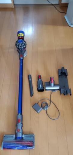 Dyson V7 Fluffy \n\n付属品と取説書、保証書完備