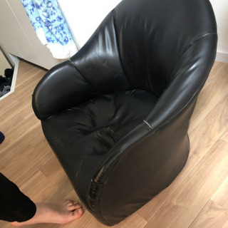 皮の座椅子