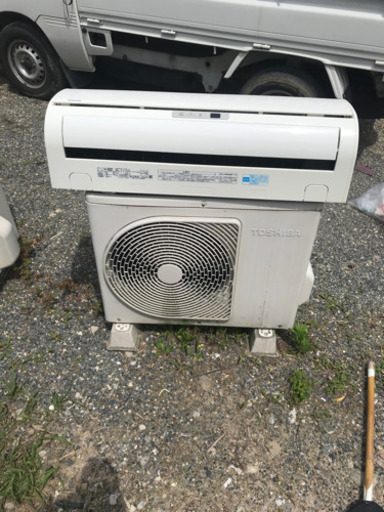 値引き☆【名古屋市近郊配送可能】東芝　2.2kwルームエアコン　RAS-221NX(W)  2012年製 リモコンなし