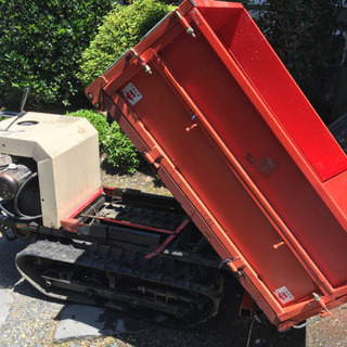 商談中　　スイカ収穫専用で使った油圧ダンプリフト運搬車