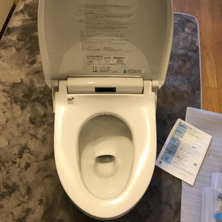 美品の最新型トイレ一式（価格変更済）