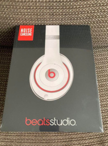 Beats by Dr.Dre Studioオーバーイヤーヘッドフォン（ホワイト）