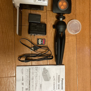ほぼ未使用の超美品❗️LEDライトとメモリーカードもつけます。
