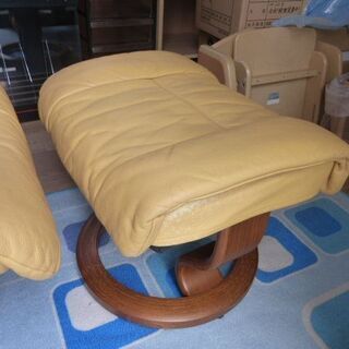 高級　エコーネス　オットマンチェア　本革　定価42万円