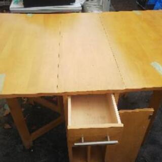 折り畳み式テーブル、椅子   