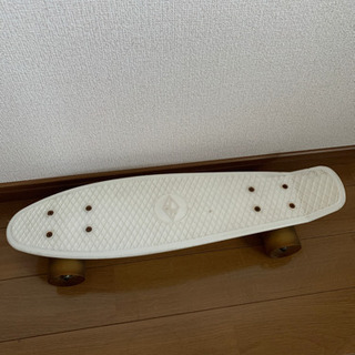 【ネット決済】スケートボード　白