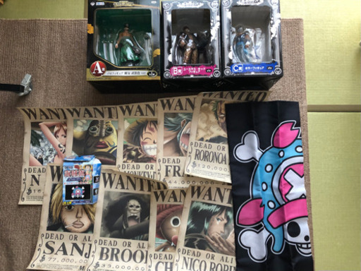 アニメ ワンピース  フィギュア、海賊旗、指名手配のセット