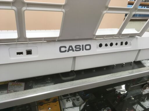 【未使用・美品！電子キーボード】61鍵盤 CASIO(カシオ) 光ナビゲーションキーボード・電子ピアノ LK-516：ホワイト