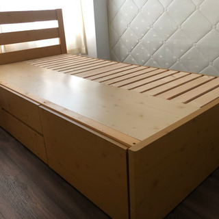 【ネット決済・配送可】木製シングルベッド　収納付き　マットレス無...