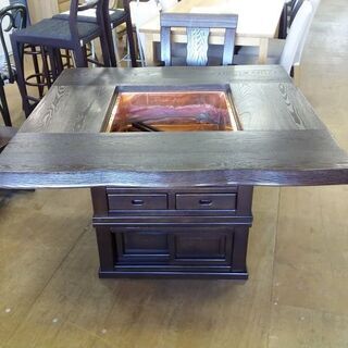 【愛品倶楽部柏店】　囲炉裏ダイニング５点セット　天然木　無垢　　肘付回転チェア　【問い合わせ番号　１５２-００７６２７　００２】