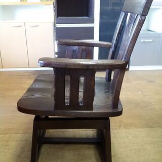 【愛品倶楽部柏店】　囲炉裏ダイニング５点セット　天然木　無垢　　肘付回転チェア　【問い合わせ番号　１５２-００７６２７　００２】