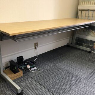 【ネット決済】木目調 長机 折り畳み可能 オフィス使用美品