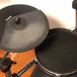 Alesis 電子ドラム メッシュヘッド採用 Crimson Mesh Kit