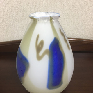 【無料！】花瓶(ガラス・箱入り・外径に小さな欠けあり)