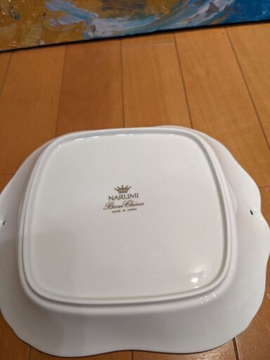 NarumiとMikimotoの食器