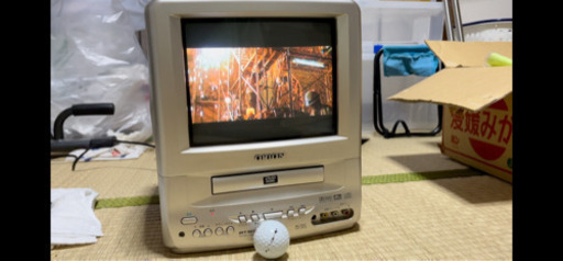 【値下げ交渉あり】ORION DVDビデオプレーヤー内蔵10型カラーテレビ　DVT-10C1
