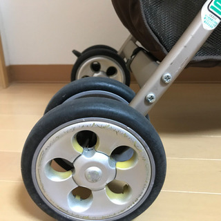 コンビのベビーカー 最上級モデル グランパセオ LX-720、税込75600円