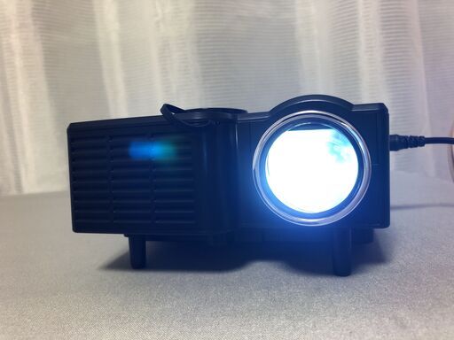 【配送・直接引渡OK】ミニLEDプロジェクター　２色　ホームプロジェクター