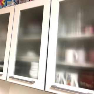 ☆食器棚☆(炊飯器、電子レンジ、トースター置けます)