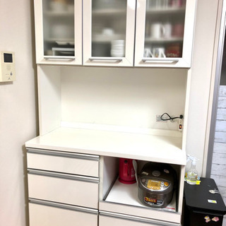 ☆食器棚☆(炊飯器、電子レンジ、トースター置けます)