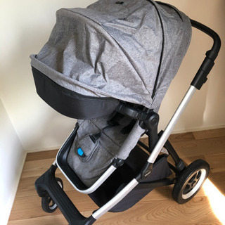 Thule Sleek スーリー　シティベビーカー