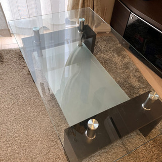 ガラス製　リビングテーブル