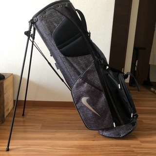 NIKE ナイキ　軽量　ゴルフバッグ　バック　グレー　美品　キャディ