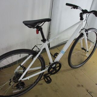 700C BOREAS ホワイト 美品 クロスバイク 7段 460mm アルミフレーム B309
