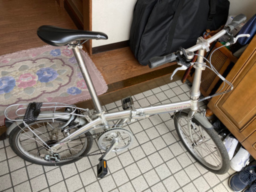 DAHON Boardwalk D7 眩い ブレーキとタイヤ交換済み(手渡し可能) DAHON Boardwalk D7 眩い ブレーキとタイヤ交換済み(手渡し可能)