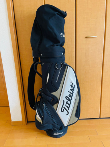 売り切れましたTitleist タイトリスト　キャディーバッグ　ブラック＆ゴールド