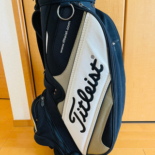 売り切れました💦Titleist タイトリスト　キャディーバッグ　ブラック＆ゴールド