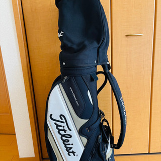 売り切れました💦Titleist タイトリスト　キャディーバッグ　ブラック＆ゴールド