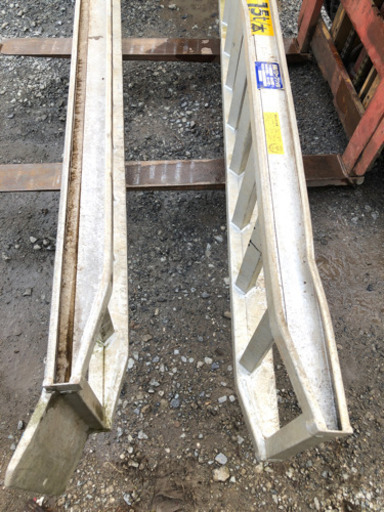 日軽パワーブリッジ アルミブリッジ　2本　約290cm×50ｃｍ×11ｃｍ 3t 組 3t ベロタイプ　歩み板　はしご　ラダー　重機　農機等 日軽パワーブリッジ アルミブリッジ 2本 約290cm×50cm×11cm 3t 組