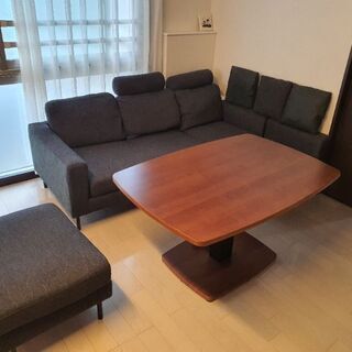 「値下げ」３人掛けソファー(スツール+クッション+ヘッドレスト)