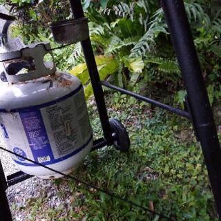 US.BBQグリル プロパンガス付き ②