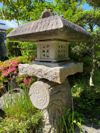 庭の石灯籠